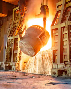 Blast furnace smelting liquid steel in a steel mill