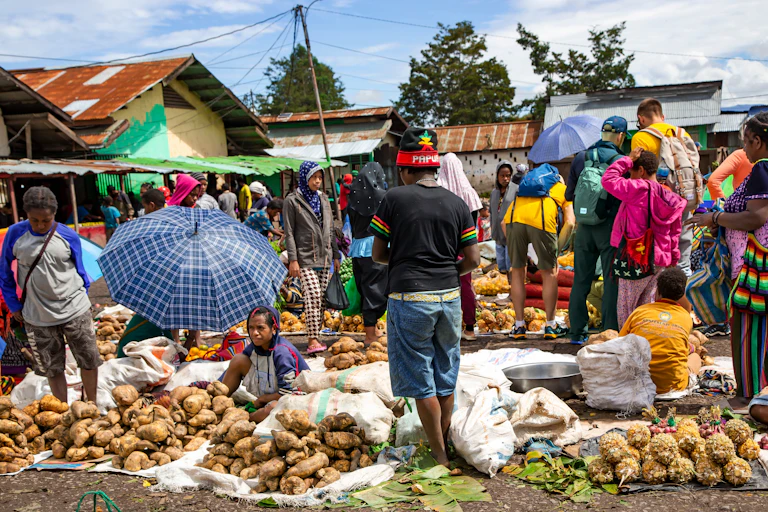 Um mercado de alimentos em Papua Nova Guiné.