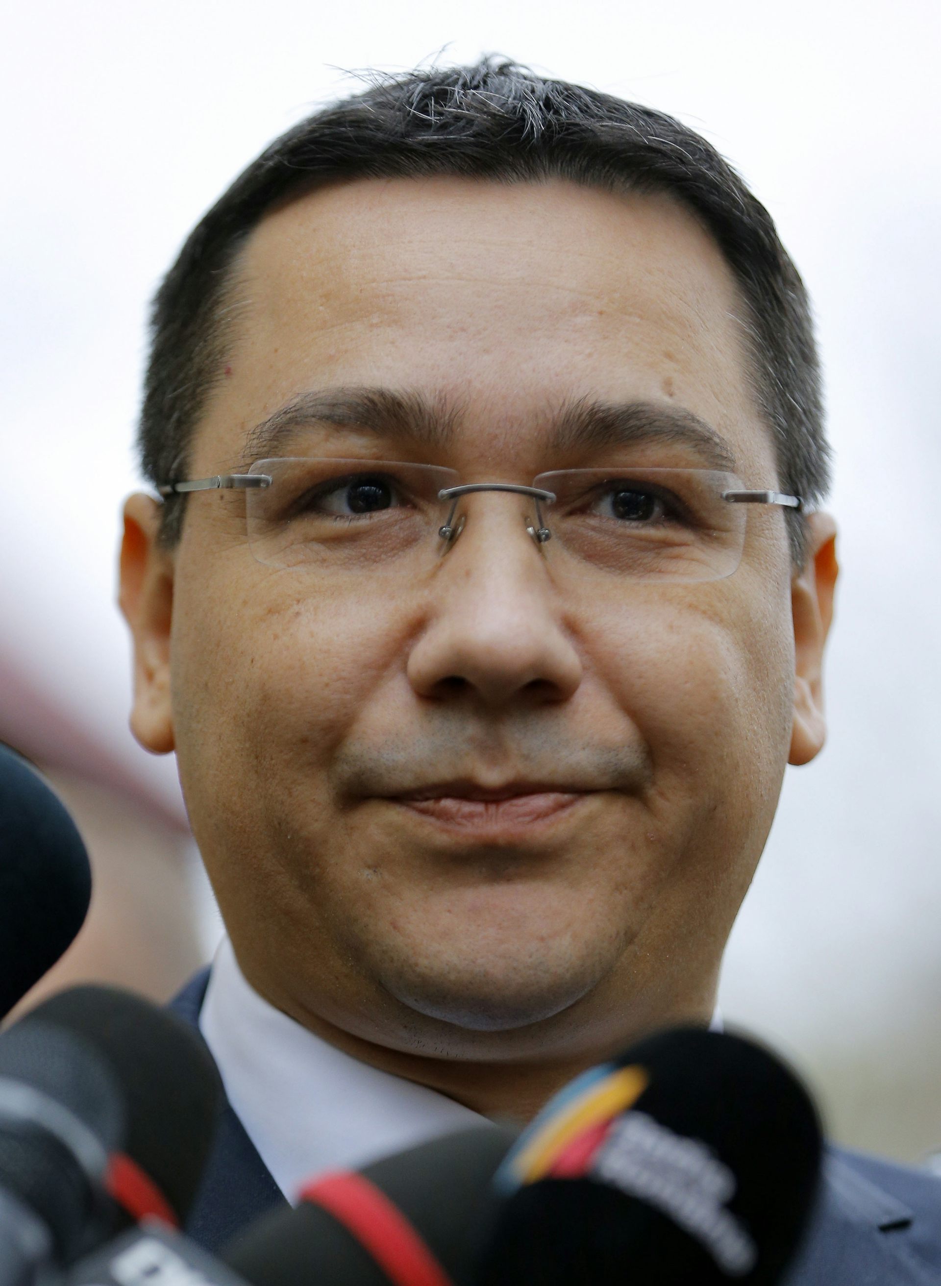 Romania Has Avoided A Ponta Presidency But The Stranger Is About To   Pm9wvbcb 1416253151 