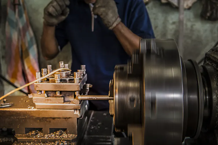 Metal Lathe, Lathe machine in a Retro workshop