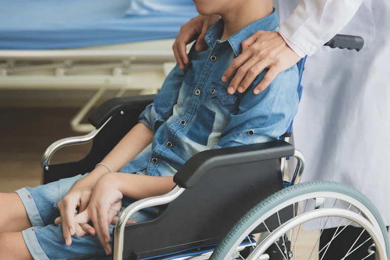 Penyakit kelainan genetik, Duchenne muscular distrophy (DMD) melemahkan otot dalam tubuh.