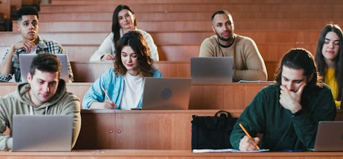 Which type of note-taking is better for learning: laptop or pen and paper?