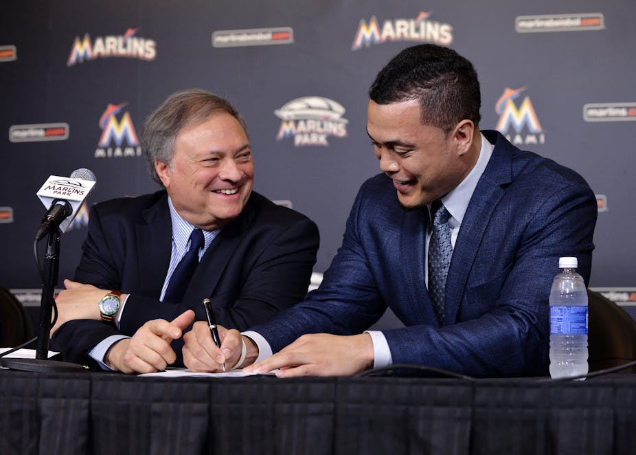 MLB: Marlins Sign Giancarlo Stanton to $325 Million Dollar Contract