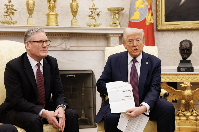 Starmer and Trump in the Oval Office.