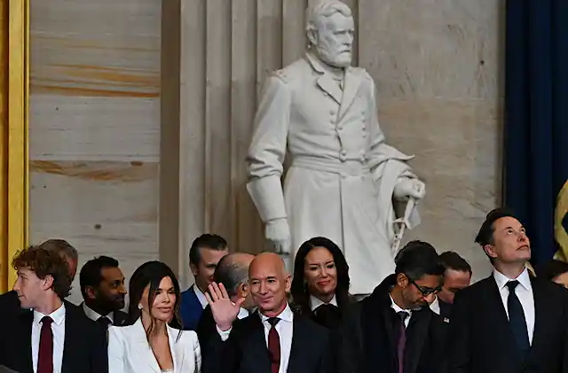 Bezo Inaguation How Jeff Bezos brought the Washington Post’s global reputation into ...