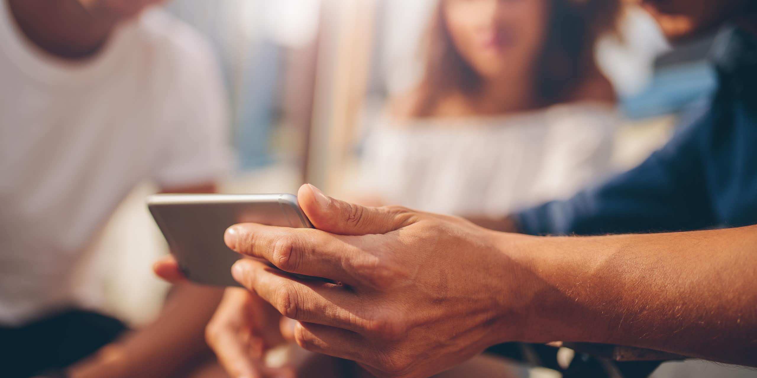 ¿Radicalizan a los jóvenes las redes sociales?