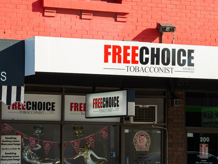 Tobacco outlet