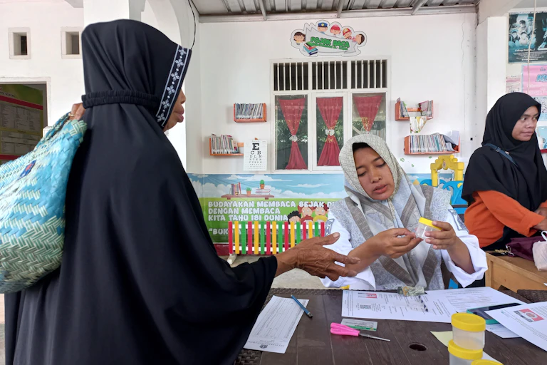 Kader kesehatan menjadi perpanjangan tangan nakes dalam memberikan layanan kesehatan untuk masyarakat.