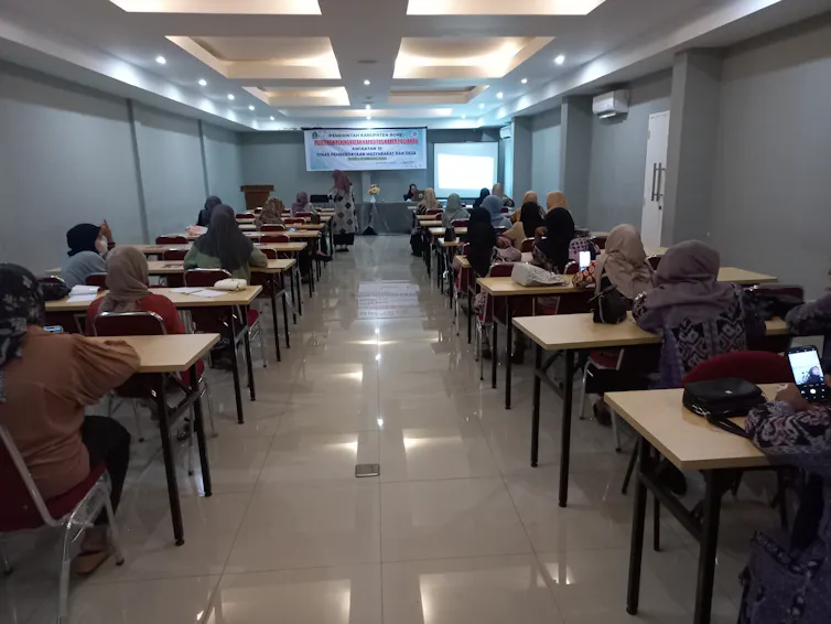 Pelatihan kader kesehatan perlu diberikan sebelum mereka turun ke lapangan.