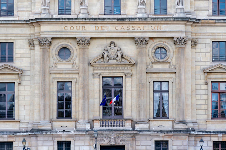 la façade de la Cour de cassation à Paris