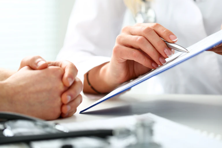 Formulaire de recueil de consentement dans un hôpital.