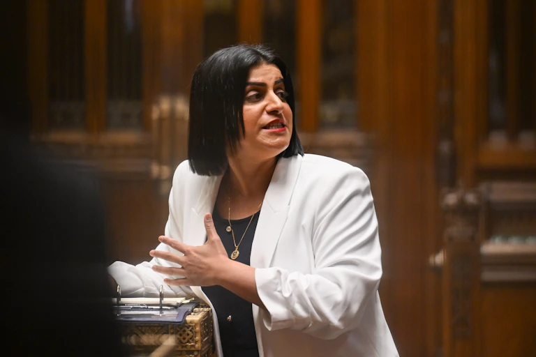 Shabana Mahmood standing at the dispatch box in the Commons, speaking while looking over her left shoulder
