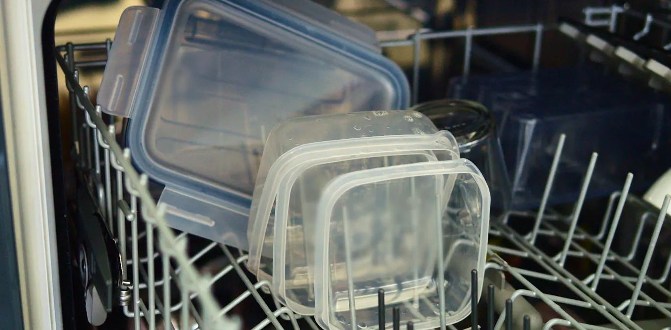 Why do plastic containers always come out wet from the dishwasher? Science has the answer