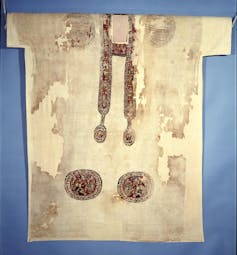 tunique de lin abimee