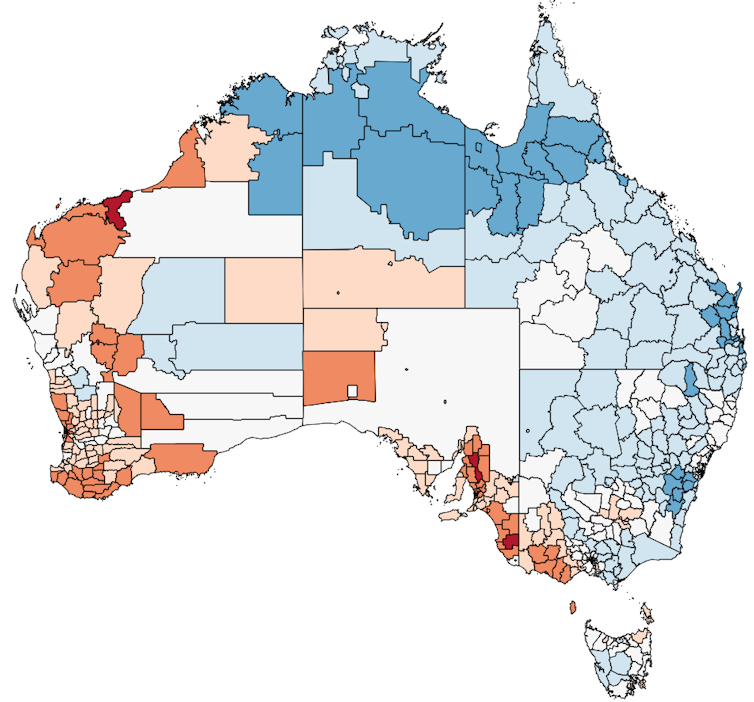Map of Australia showing the environmental condition score by local government area, with good scores in blue and poor scores in red.