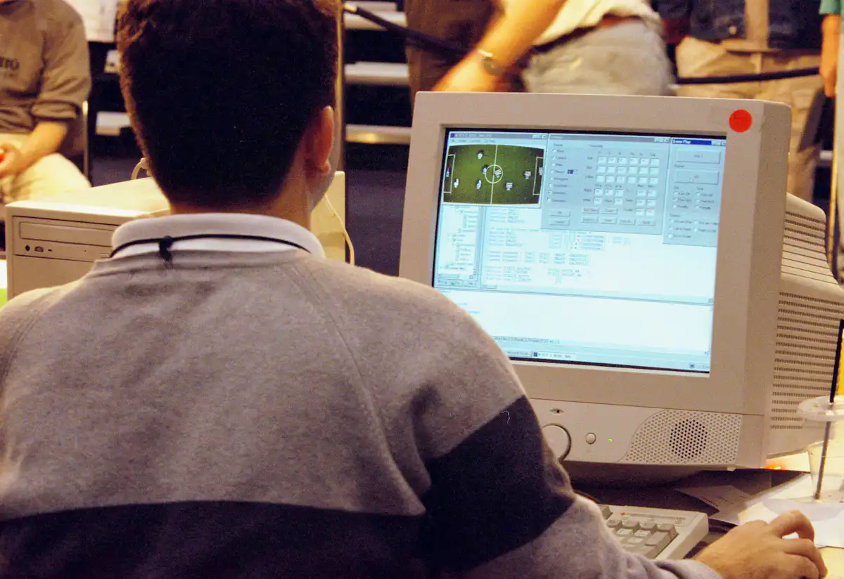 Computer Problem 2000 Newspaper In 2000, Australia was defined by the Olympics, border politics and ...