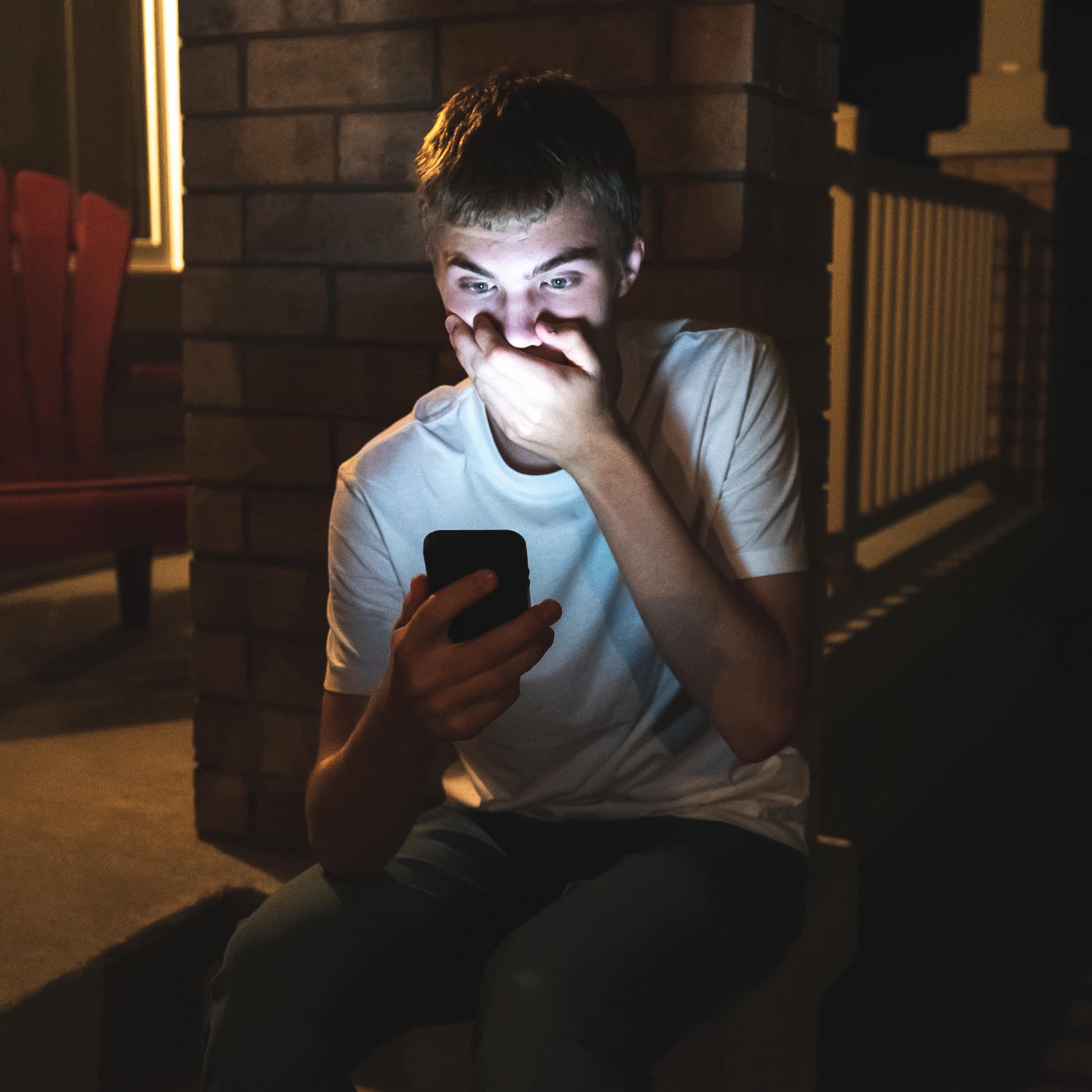 De la confianza a la viralización: el ‘sexting’ y su impacto entre adolescentes