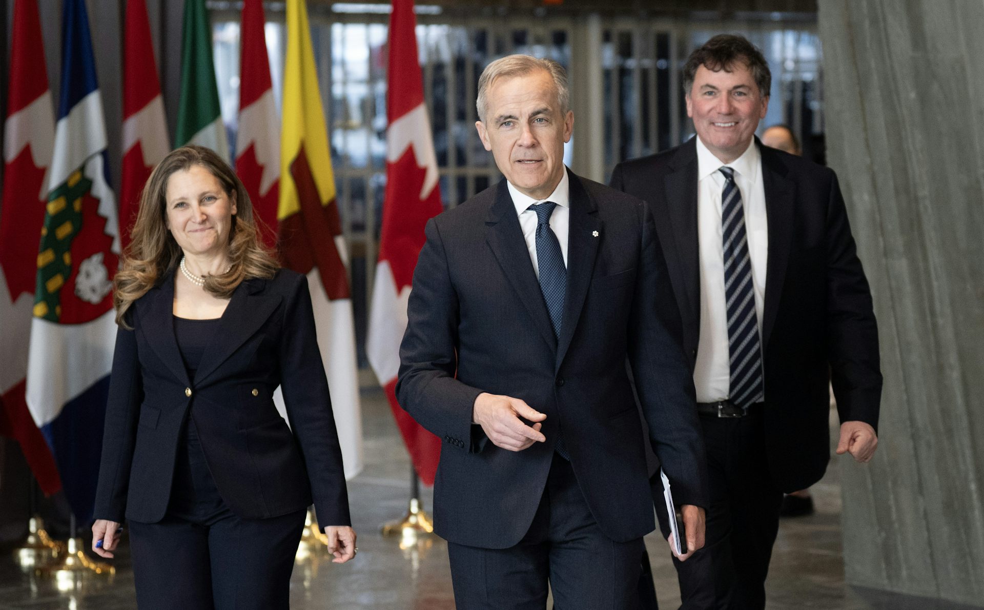 Malgré Trump et l’inflation, la dualité linguistique demeure un enjeu dans la campagne électorale