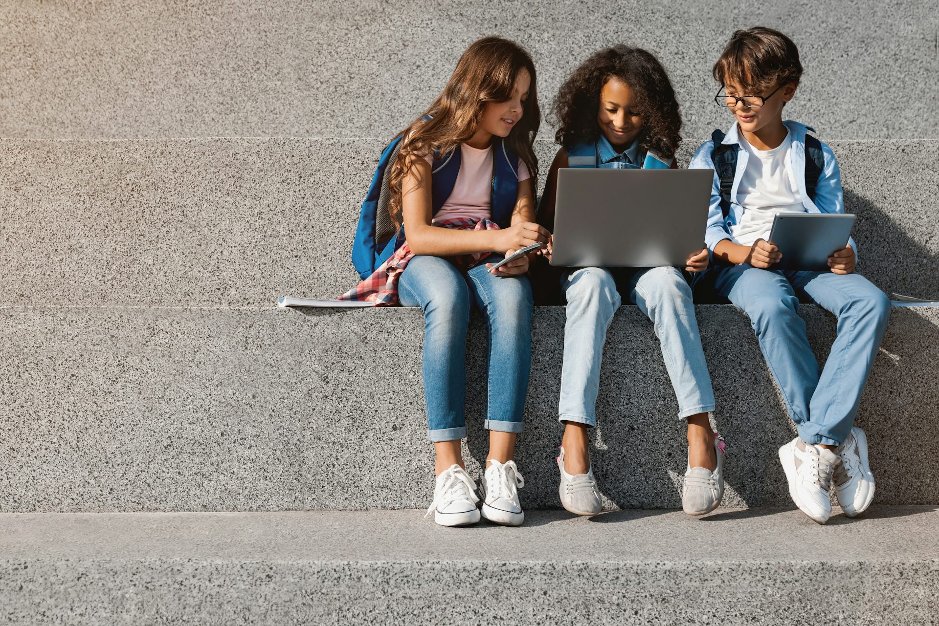 Menores e internet: cómo nuestra nueva herramienta evalúa la “madurez digital” de los niños