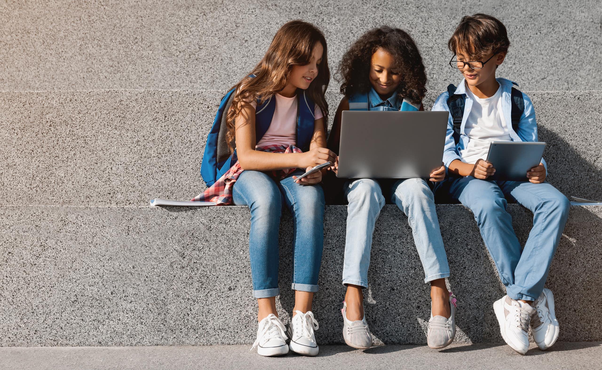 Menores e internet: cómo nuestra nueva herramienta evalúa la “madurez digital” de los niños