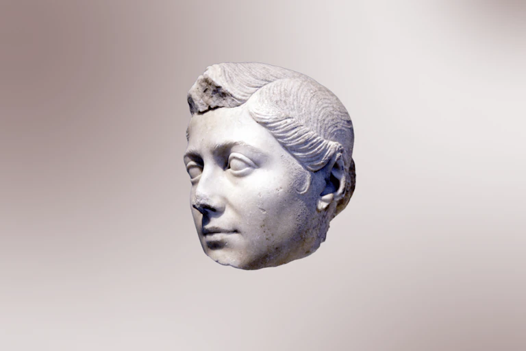 Busto de una mujer romana, probablemente Octavia, depositado en el Museo Arqueológico Nacional de Atenas.