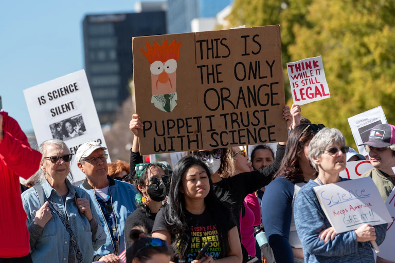 Une manifestation du mouvement américain : Stand up for Science.