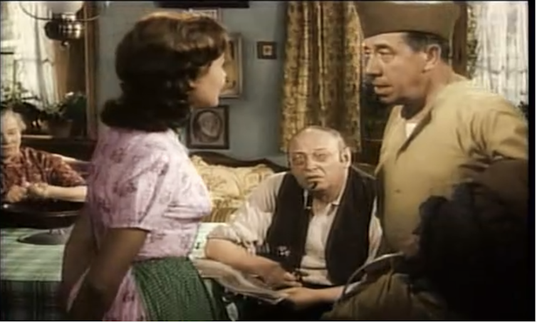 The function of the cinema within the reminiscence of the 2nd Global Battle, from "Battle for iron" to "La Grande Vadrouille" 3 Cow and Prisoner (1: 09: 18) - Charles, hero, still in prisoner uniform, talks with German farmers in their house