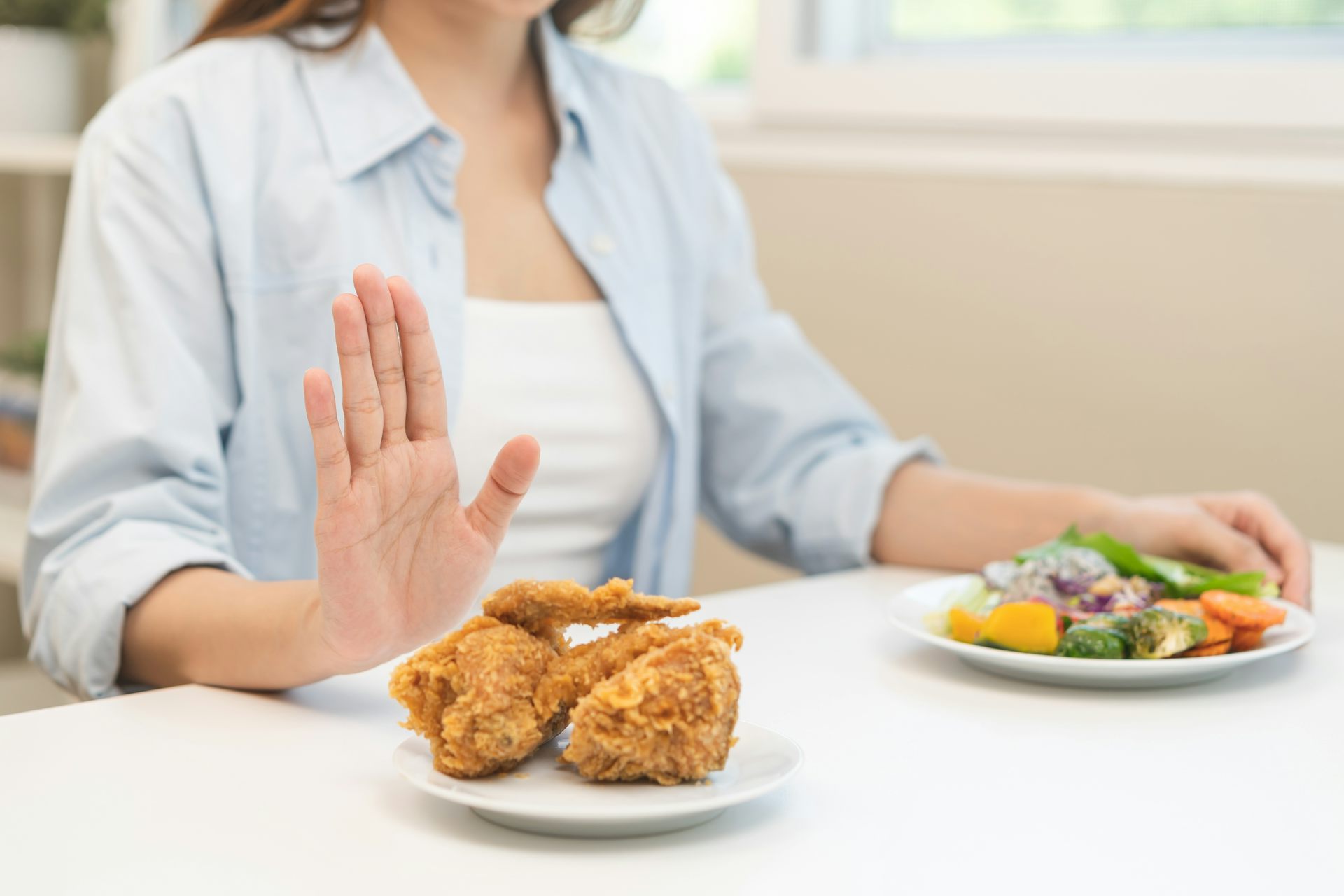 Konsumsi makanan sehat bergizi seimbang bisa mengurangi gejala GERD.