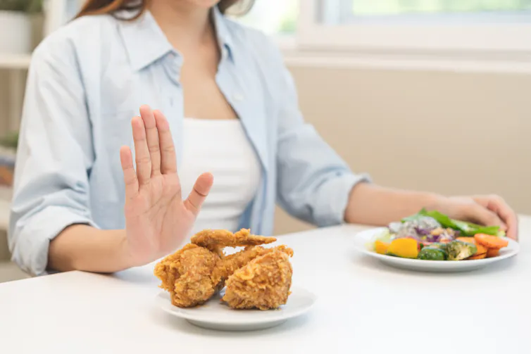 Konsumsi makanan sehat bergizi seimbang bisa mengurangi gejala GERD.
