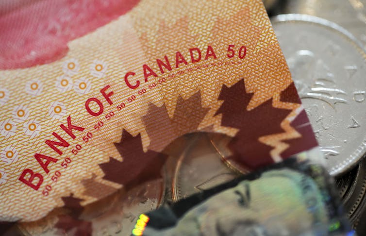 Primer plano de Canada Bank recorta en una cuenta canadiense de $ 50