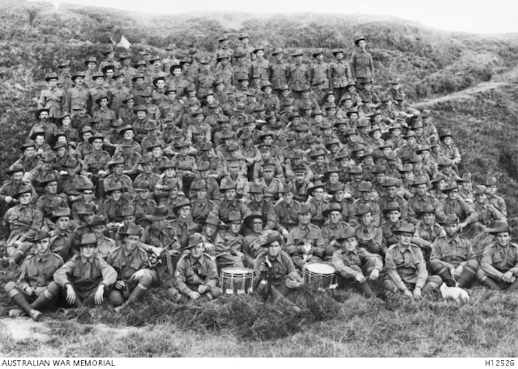 A group photo of soldiers.