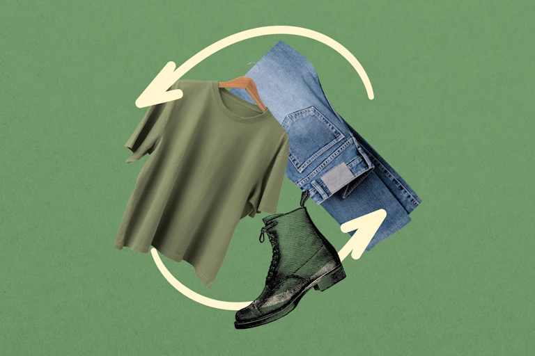 Des vêtements un jean un t shir tet des chaussures sur un fond vert. des flèches circulaires sous entendent la durabilité