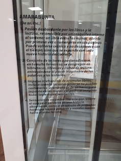 'Bibliomania' a 'aierabunta': phrases that outline the affection of books 1 The entrance to the library of the Faculty of Philosophy and the Valladolid Letters in which the meanings of Amarabunte are written.