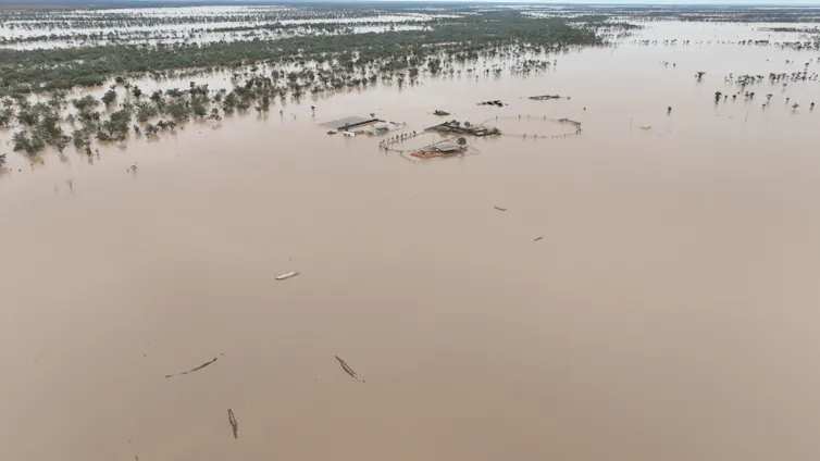 flooding western queensland.