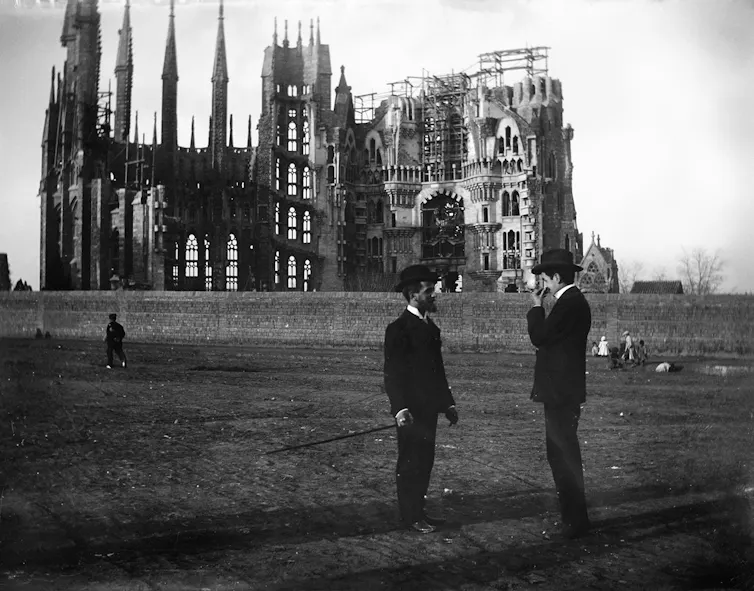 Black and white photo of the Sagrada Familia