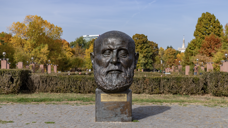 Ventotene manifesto: why Eu politicians are arguing over a 1941 file written through a gaggle of imprisoned Italian antifascists 1 A statue of the head of Altiero Spinelli