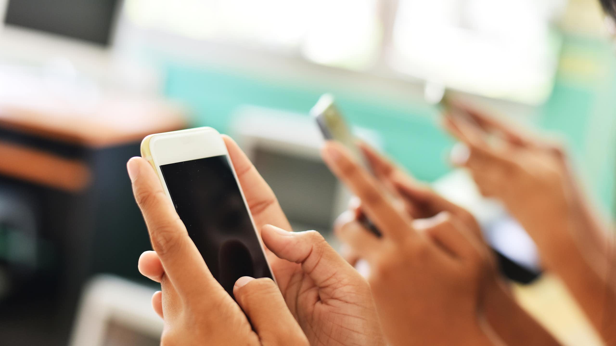 Niños y grupos de WhatsApp: ¿cuándo y cómo?