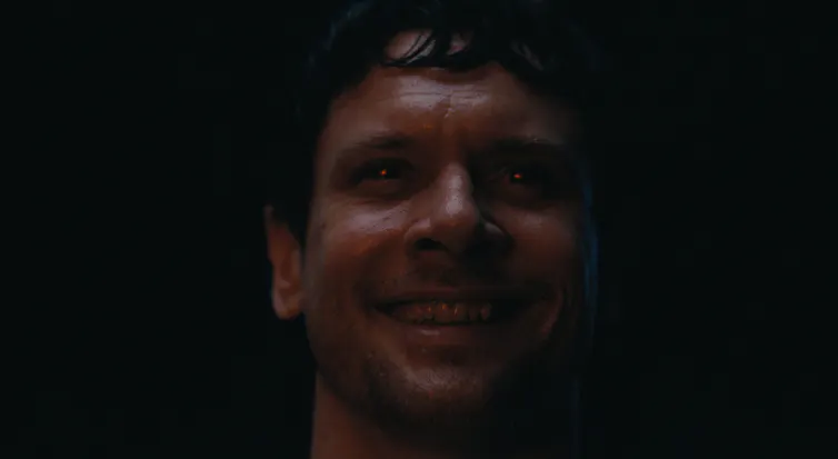 Remmick with red eyes.
