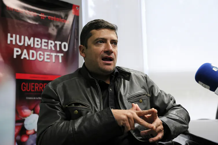 Mexican journalist Humberto Padgett at the launch of his book Guerrero