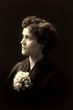 Black and white potrait of woman shown in profile