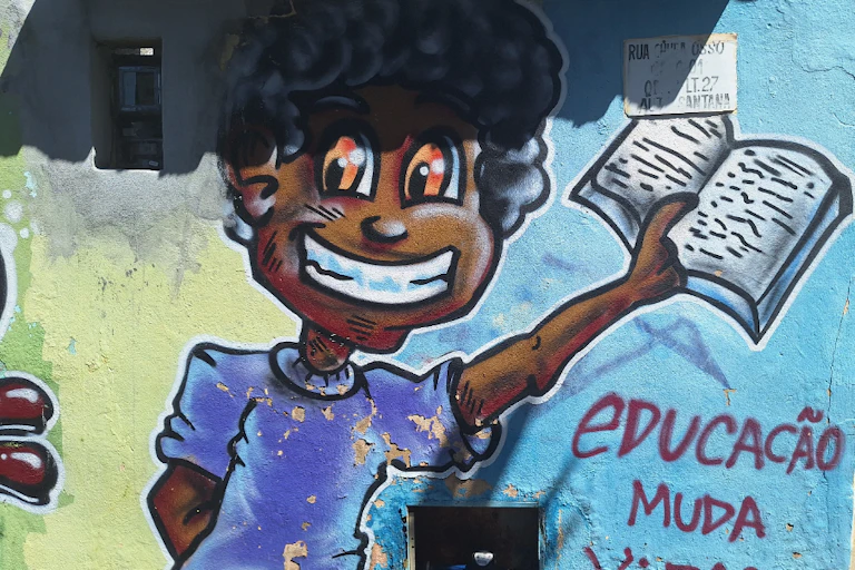 « L’éducation change la vie » – Graffiti – Qilombo à Goias (Brésil)