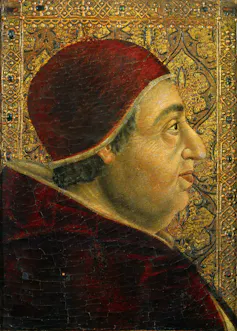 Un vieux portrait de profil d’un homme en soutane de cardinal
