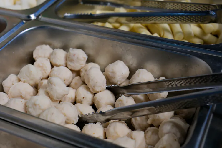 Des boulettes servies en restauration collective.