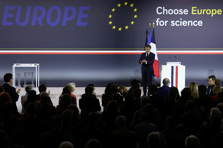 Emmanuel Macron à la Sorbonne le 5 mai 2025 pour la conférence Choose Europe for Science.
