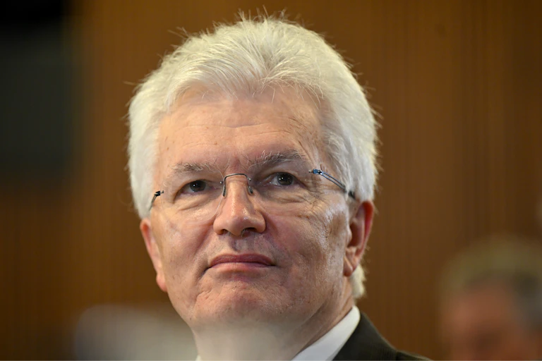 The face of Glyn Davis up close