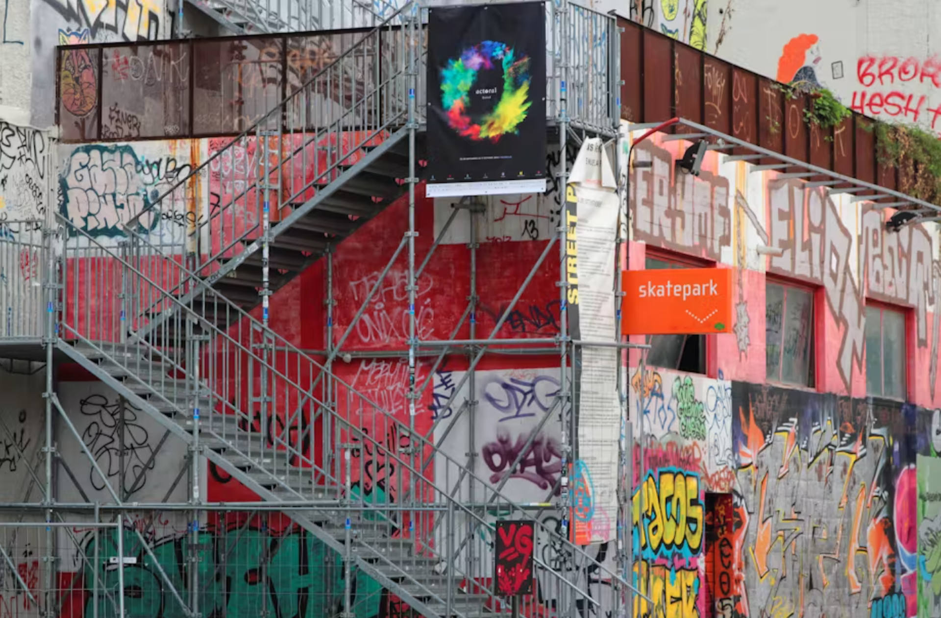 Photo from the outside of the old factory in Marseilla