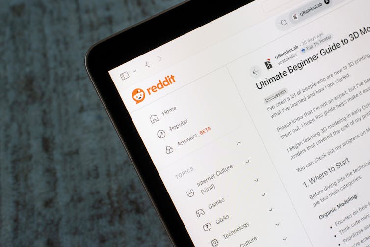A computer screen displaying a chat forum.