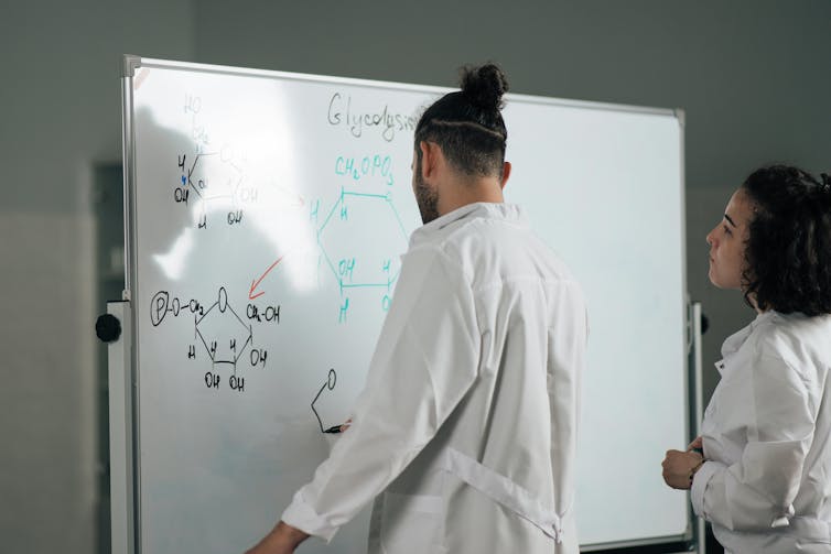 For artists and scientists alike, extended statement lets in important pondering to emerge. 2 A man and a woman in front of a blackboard with chemical drawings