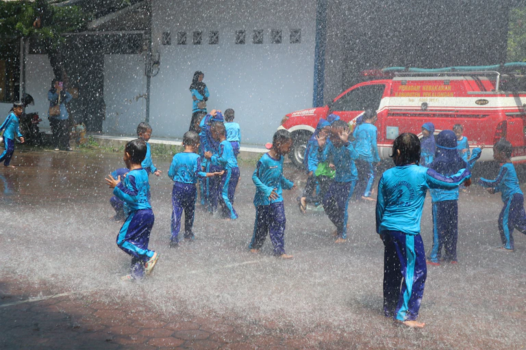 air, pendidikan air, krisis air