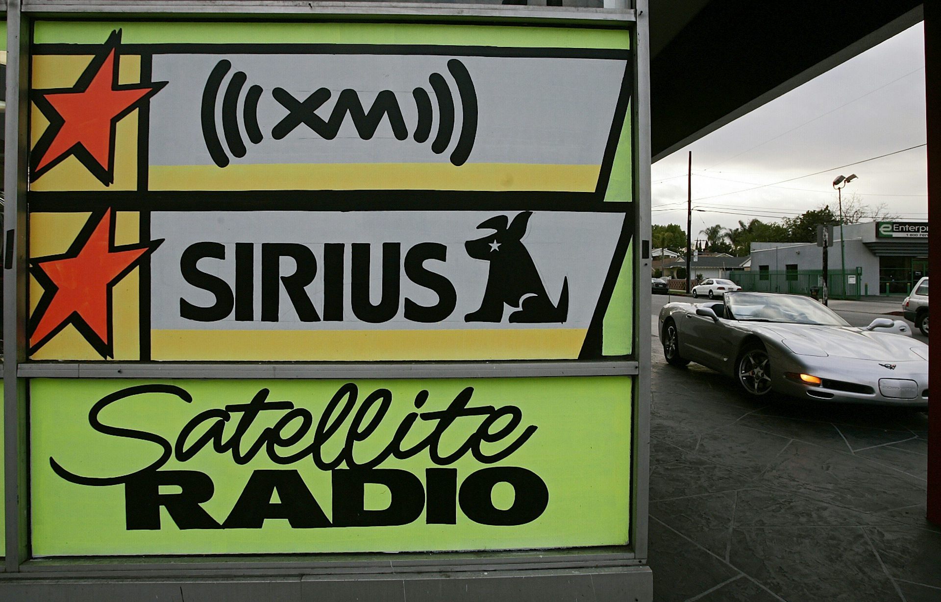 Should global media giants shape our cultural and media policy? Lessons from satellite radio